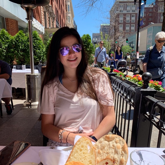 Meet your Posher, Sydney claire - Picture 1 of 1